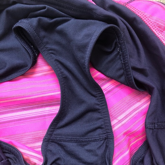 Lululemon running shorts - Picture 6 of 7